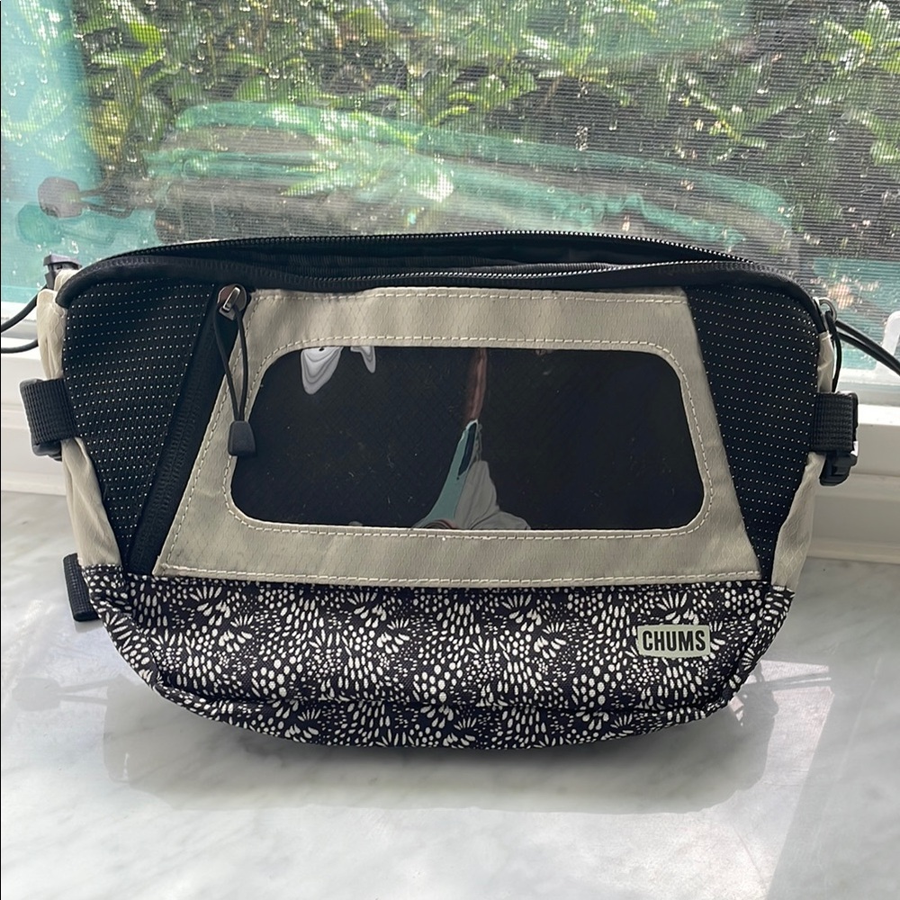 Chums Black and Gray Fanny Pack